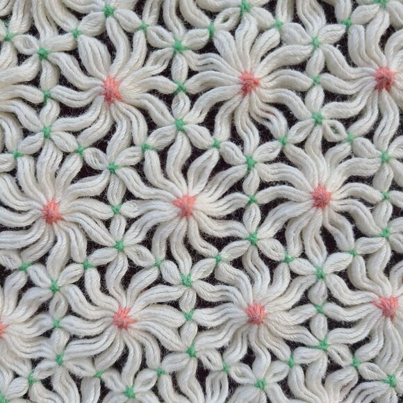 Vintage Crochet Daisy Loom Style Hexagon Trivet Placemat Matching Coasters 1970s - Picture 5 of 10